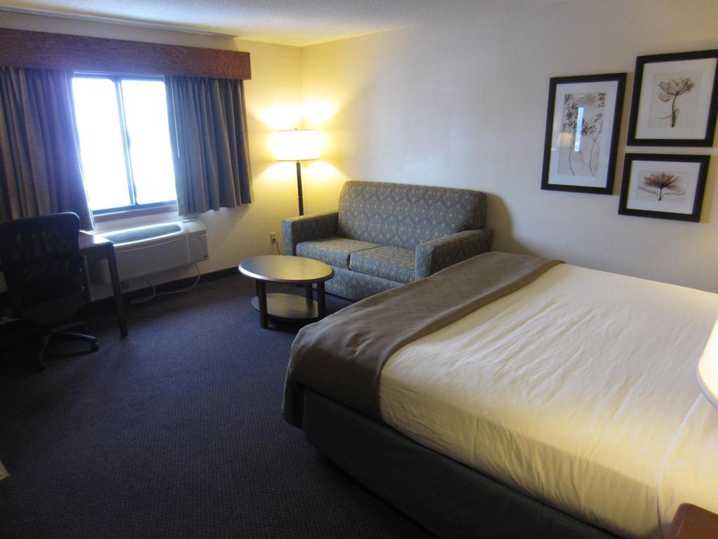 Americinn By Wyndham Hutchinson Bilik gambar