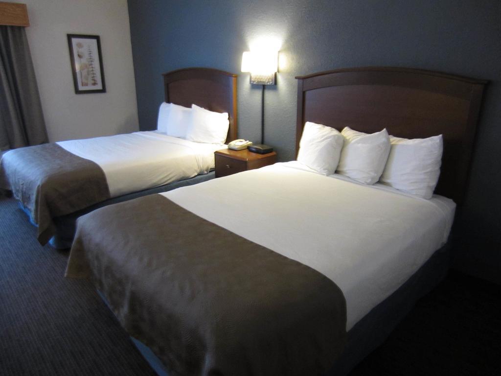 Americinn By Wyndham Hutchinson Bilik gambar