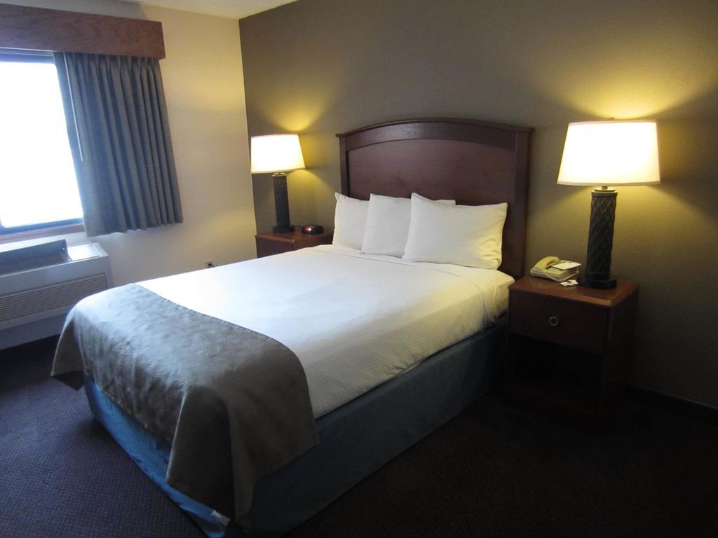 Americinn By Wyndham Hutchinson Bilik gambar