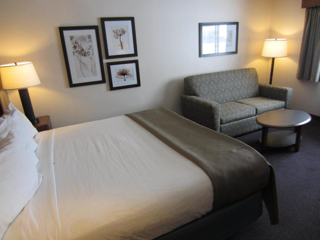 Americinn By Wyndham Hutchinson Bilik gambar