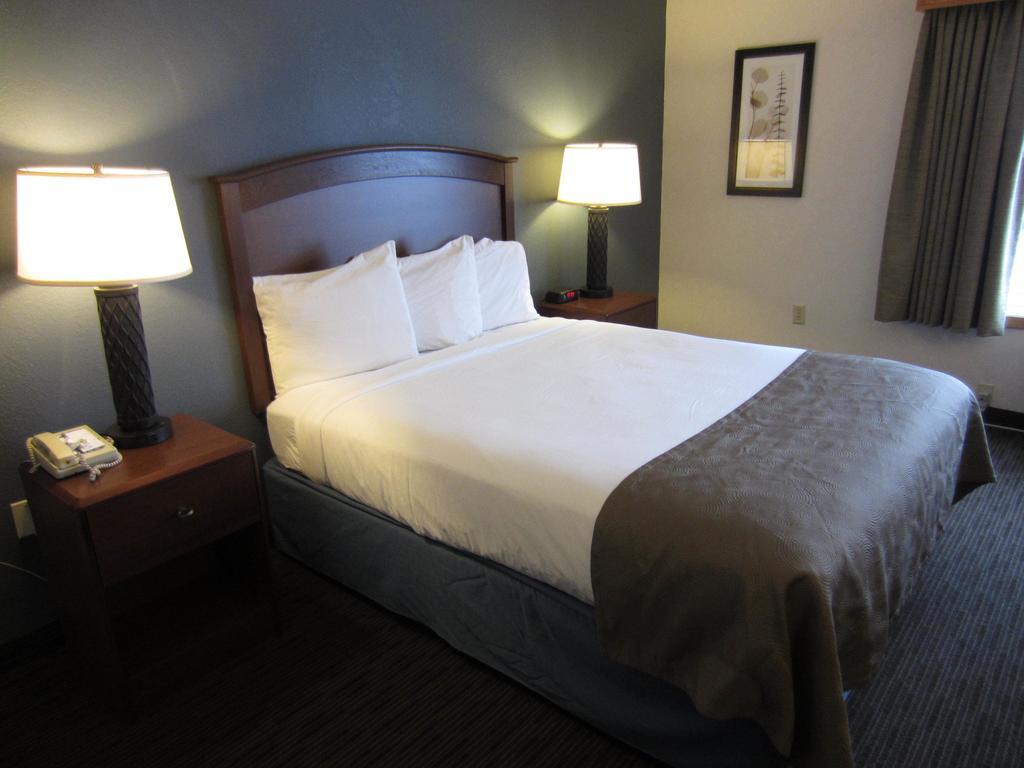 Americinn By Wyndham Hutchinson Bilik gambar